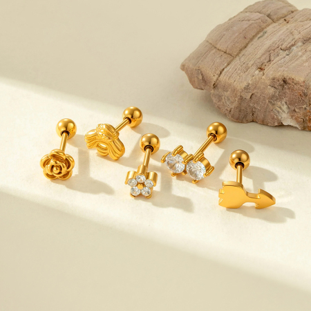 Boucle d'oreille piercing simple en acier inoxydable étanche couleur or avec zircon (1 pièce)