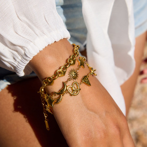 Bracelet À Breloques Pour Femme, En Acier Inoxydable, Couleur Or, En Forme D'Aliment (1 Pièce). h5 Image3