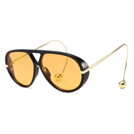 1 paire de lunettes de soleil simples pour femmes, style punk, couleur unie, en métal