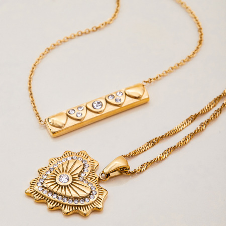 Collier pendentif élégant en forme de cœur, en acier inoxydable étanche, couleur or, pour femme (1 pièce) 2