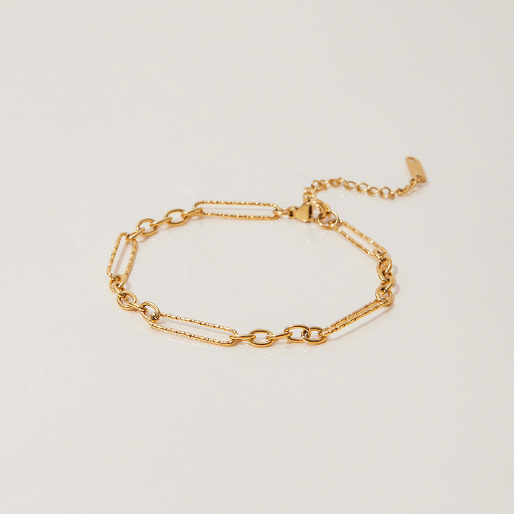 Bracelet À Breloques Pour Femme, Motif Croissant Simple, En Acier Inoxydable Étanche, Couleur Or (1 Pièce). Image10