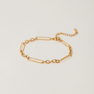 Bracelet À Breloques Pour Femme, Motif Croissant Simple, En Acier Inoxydable Étanche, Couleur Or (1 Pièce). h5 Image10