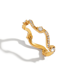 Bague Pour Femme En Acier Inoxydable Doré, Étanche, Sertie De Pierres Précieuses, Collection Luxueuse Series Curve (1 Pièce). h5 