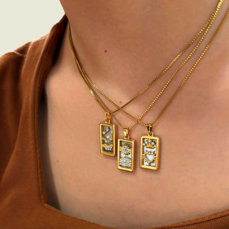 Collier pendentif en acier inoxydable étanche doré avec strass (1 pièce)