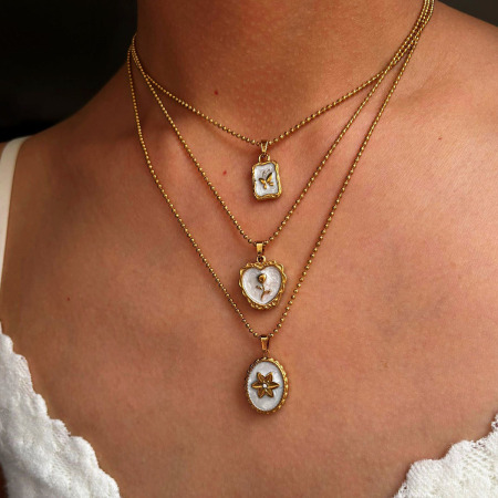 Collier pendentif en acier inoxydable doré, étanche, en forme de cœur émaillé