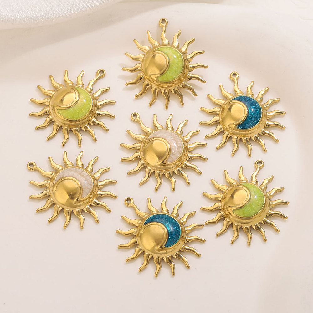 Pendentif Classique Diy Pour Femme, En Acier Inoxydable Étanche, Couleur Or, Motif Soleil (1 Pièce) Image4