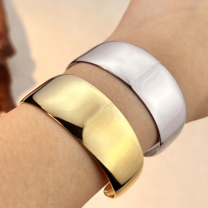 Bracelet Manchette Simple En Acier Inoxydable Étanche Couleur Or (1 Pièce) h5 Image3