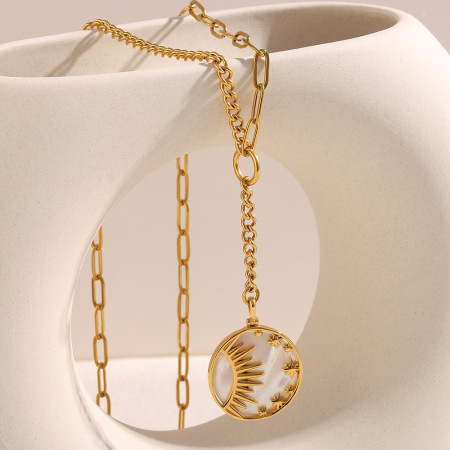 1 paire de colliers pendentifs classiques soleil/lune en acier inoxydable étanche pour femmes, collection Simple Series