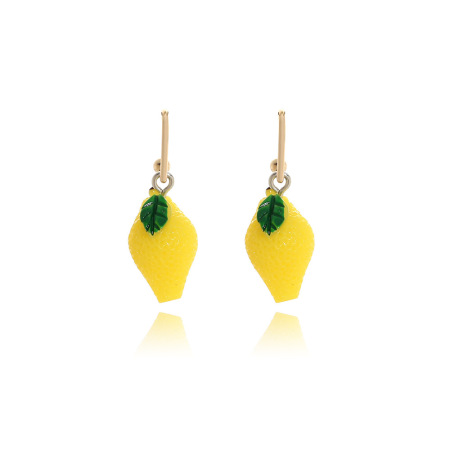 1 paire de jolies boucles d'oreilles pendantes en résine en forme de citron
