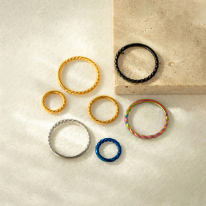 Boucles D'Oreilles Piercing Minimalistes Rondes En Acier Inoxydable Étanche Couleur Or Pour Femme (1 Pièce) h5 Image4