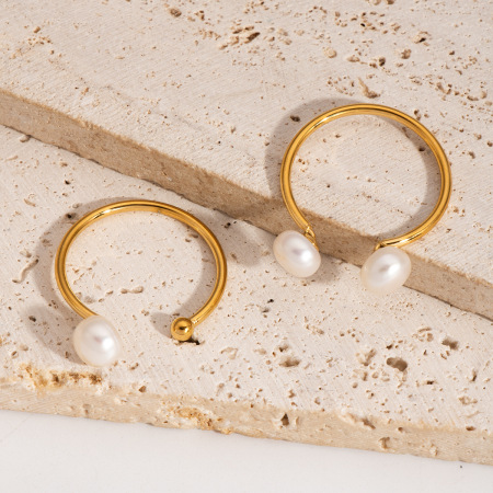 Bague ajustable simple en acier inoxydable étanche couleur or avec perle (1 pièce)
