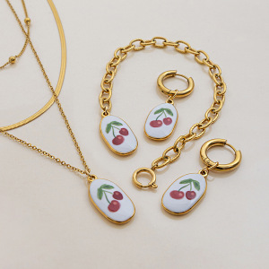 1 Paire De Colliers Pendentifs Pour Femmes En Acier Inoxydable Couleur Or, Couleur Cerisier Naturel h5 Image8