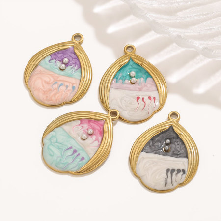 Pendentif femme en acier inoxydable doré, étanche, orné d'un coquillage coloré (1 pièce) 2