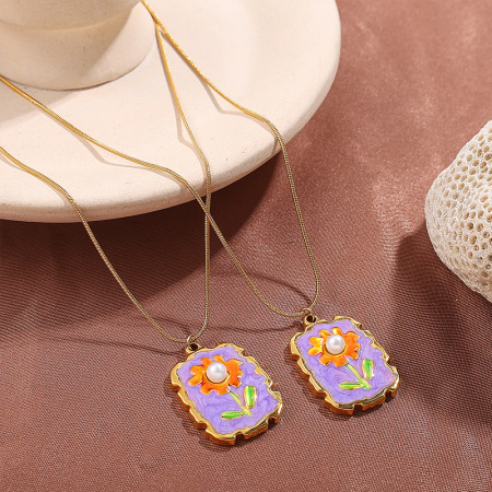 Collier pendentif en acier inoxydable doré, couleur or, avec fleur émaillée (1 pièce)