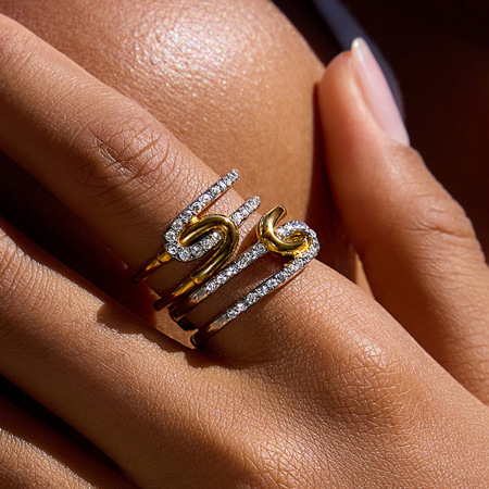 Bague pour femme en acier inoxydable doré, style géométrique classique, étanche, ornée de pierres précieuses (1 pièce), collection de luxe.