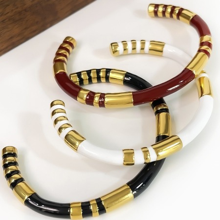 Bracelet manchette étanche en acier inoxydable de couleur assortie (1 pièce)