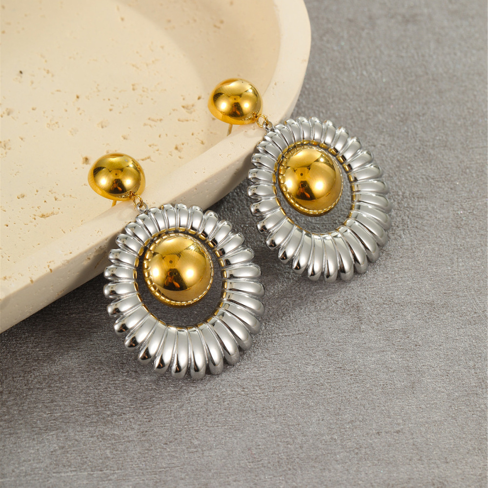 Boucles D'Oreilles Pendantes Élégantes Et Géométriques En Acier Inoxydable Imperméable Pour Femmes, Collection Luxueuse. Image4