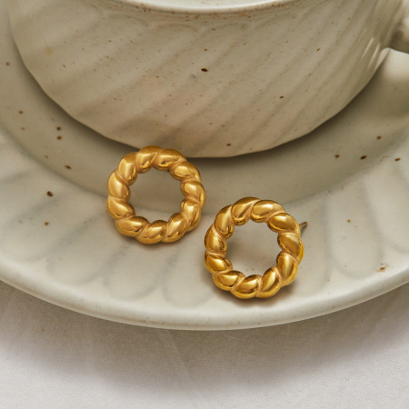 Boucles d'oreilles puces pour femme, en acier inoxydable doré, imperméables, avec nœud torsadé simple (1 paire). 2