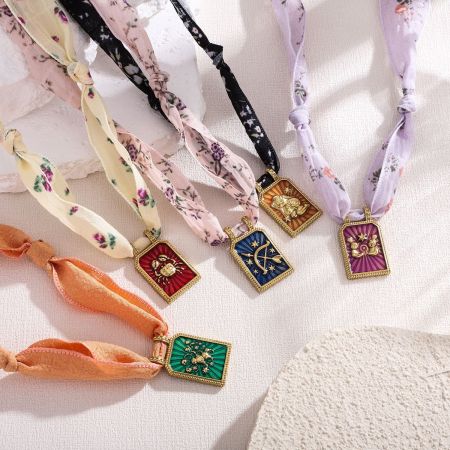 Collier pendentif rétro en acier inoxydable imperméable avec motif constellation (1 pièce) 2