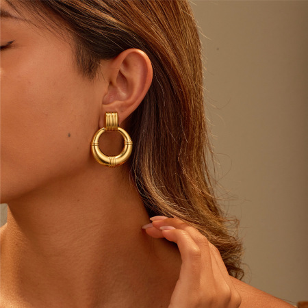 Boucles d'oreilles puces pour femmes, luxueuses, rétro, géométriques, en acier inoxydable étanche.