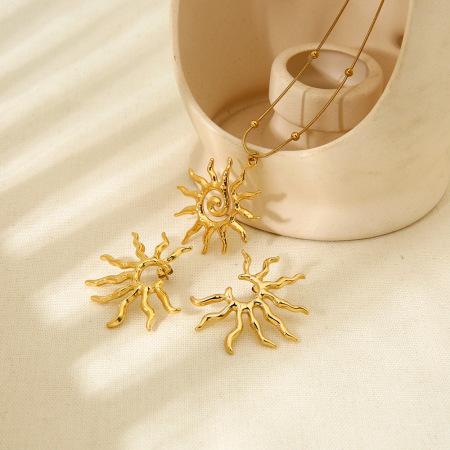 Colliers pendentifs pour femmes en acier inoxydable étanche, style rétro soleil/lune, collection classique 2