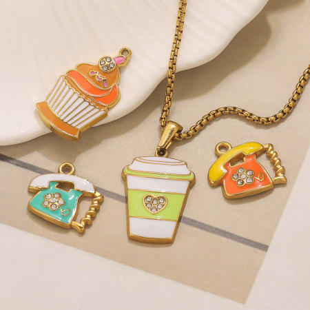 Pendentif femme fantaisie en acier inoxydable, couleur or, en forme de cupcake (1 pièce) 2