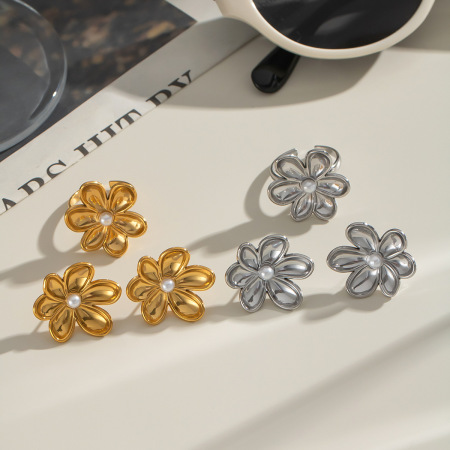 Boucles d'oreilles Sweet Flower en acier inoxydable étanche couleur or 2