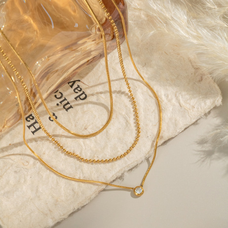 Collier simple en acier inoxydable étanche couleur or avec zircon à plusieurs rangs (1 pièce)