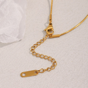 Collier Pour Femme Avec Pendentif Ours Mignon De Couleur Unie h5 Image3