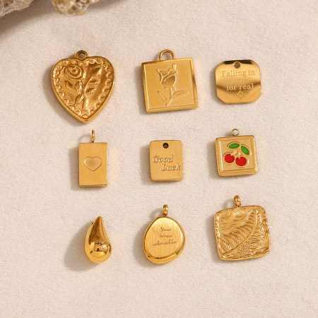 Pendentifs pour femmes en acier inoxydable étanches, collection Simple Series Classic Heart