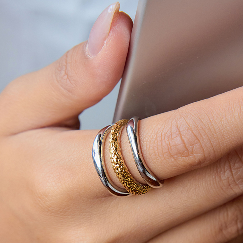 Bague Minimaliste Chic Et Géométrique En Acier Inoxydable Étanche Couleur Or (1 Pièce) Image5