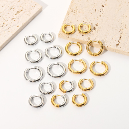 1 paire de boucles d'oreilles créoles étanches en acier inoxydable