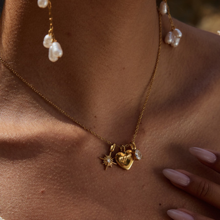 Collier Pendentif Femme En Forme De Cœur, En Acier Inoxydable Étanche, Couleur Or (1 Pièce)