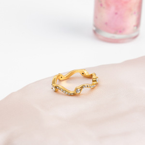 Bague Pour Femme En Acier Inoxydable Doré, Étanche, Sertie De Pierres Précieuses, Collection Luxueuse Series Curve (1 Pièce). h5 Image4