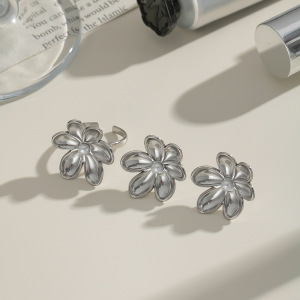 Boucles D'Oreilles Sweet Flower En Acier Inoxydable Étanche Couleur Or h5 Image4
