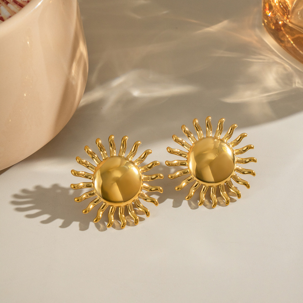 1 Paire De Boucles D'Oreilles À Clous Sun En Acier Inoxydable Étanche Couleur Or Image3