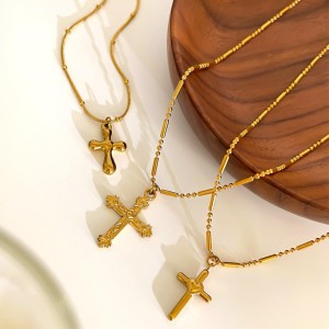 Collier Pendentif Croix En Acier Inoxydable Étanche Couleur Or (1 Pièce) h5 Image4
