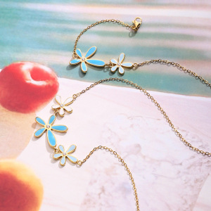 Collier Pendentif Femme En Acier Inoxydable Doré, Orné D'Une Fleur Délicate (1 Pièce) h5 Image3