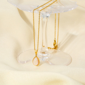 Colliers Pendentifs Pour Femmes, Collection Simple Series Elegant Droplet, En Acier Inoxydable Étanche h5 Image4