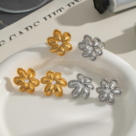Boucles d'oreilles Sweet Flower en acier inoxydable étanche couleur or