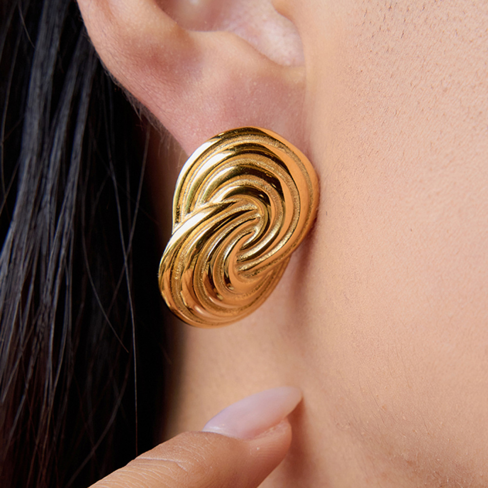 1 Paire De Boucles D'Oreilles À Clous En Acier Inoxydable Doré, Style Spirale, Étanches, Collection Simple. Image3
