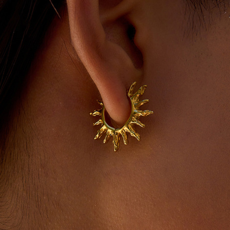 1 paire de boucles d'oreilles créoles rétro élégantes pour femmes, en acier inoxydable étanche, couleur or.