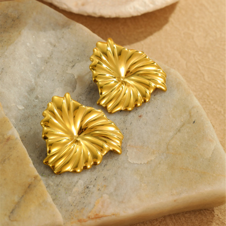 Boucles d'oreilles puces pour femmes, luxueuses et élégantes, en acier inoxydable imperméable, couleur or, ornées de fleurs. 2