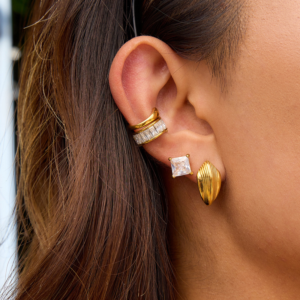 1 Paire De Boucles D'Oreilles Puces Élégantes En Acier Inoxydable Doré, Imperméables Et En Forme De Coquillage. Image3