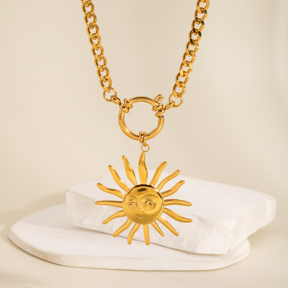 Collier Pendentif Soleil Rétro Couleur Or 1 Pièce Image3