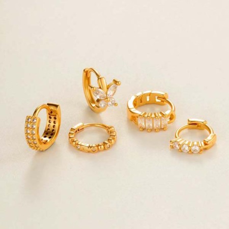 Boucles d'oreilles créoles rectangulaires exquises en cuivre doré et zircon pour femme