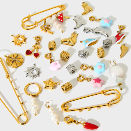 1 paire de pendentifs unisexes Simple Series Daily Star en acier inoxydable étanche couleur or