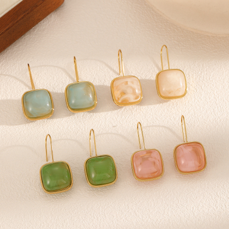 1 paire de boucles d'oreilles pendantes carrées