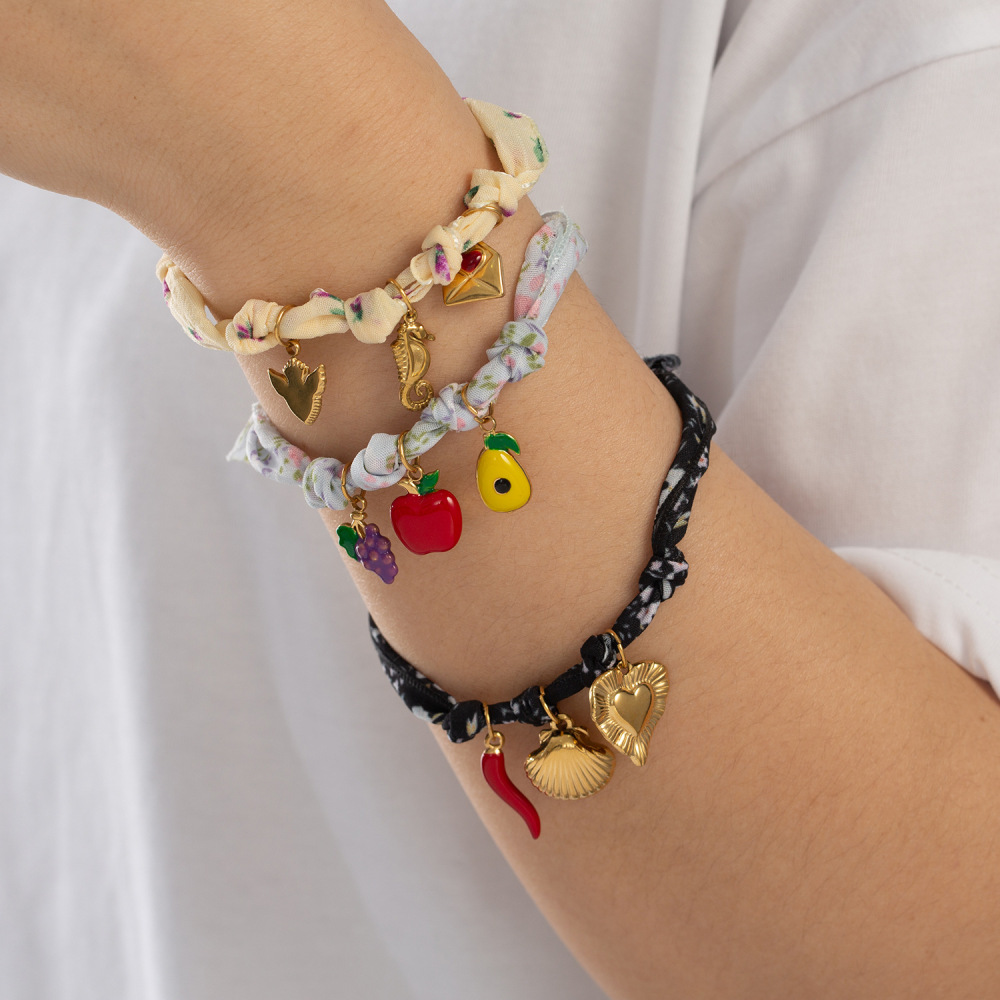 Bracelet À Breloques Pour Femme, Élégant, En Acier Inoxydable, Étanche, Motif Floral Ethnique (1 Pièce). Image4