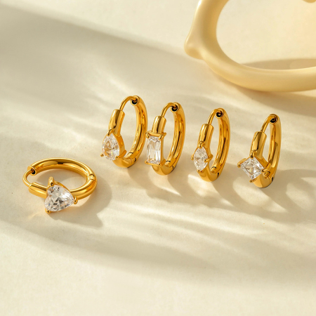 Boucles d'oreilles créoles pour femme, en acier inoxydable doré, avec zircon et motif cœur (1 pièce).